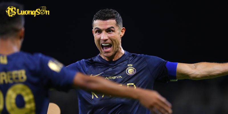 Ronaldo Al Nassr Đối Mặt Thất Bại Đau Đớn Sau Trận Thua Al Ittihad 4 Hành trình kỷ lục 1000 bàn thắng của Ronaldo