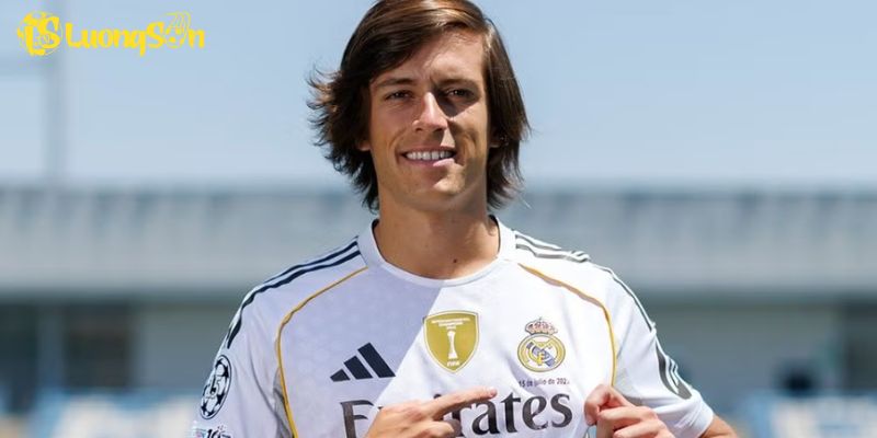 Álvaro Carreras Tỏa Sáng Rực Rỡ Trong Trận El Clasico Lịch Sử 3 Phong cách chơi của Álvaro Carreras