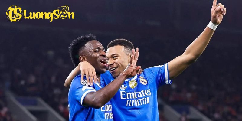 Kylian Mbappé Lập Kỷ Lục Hat-Trick Champions League 2025